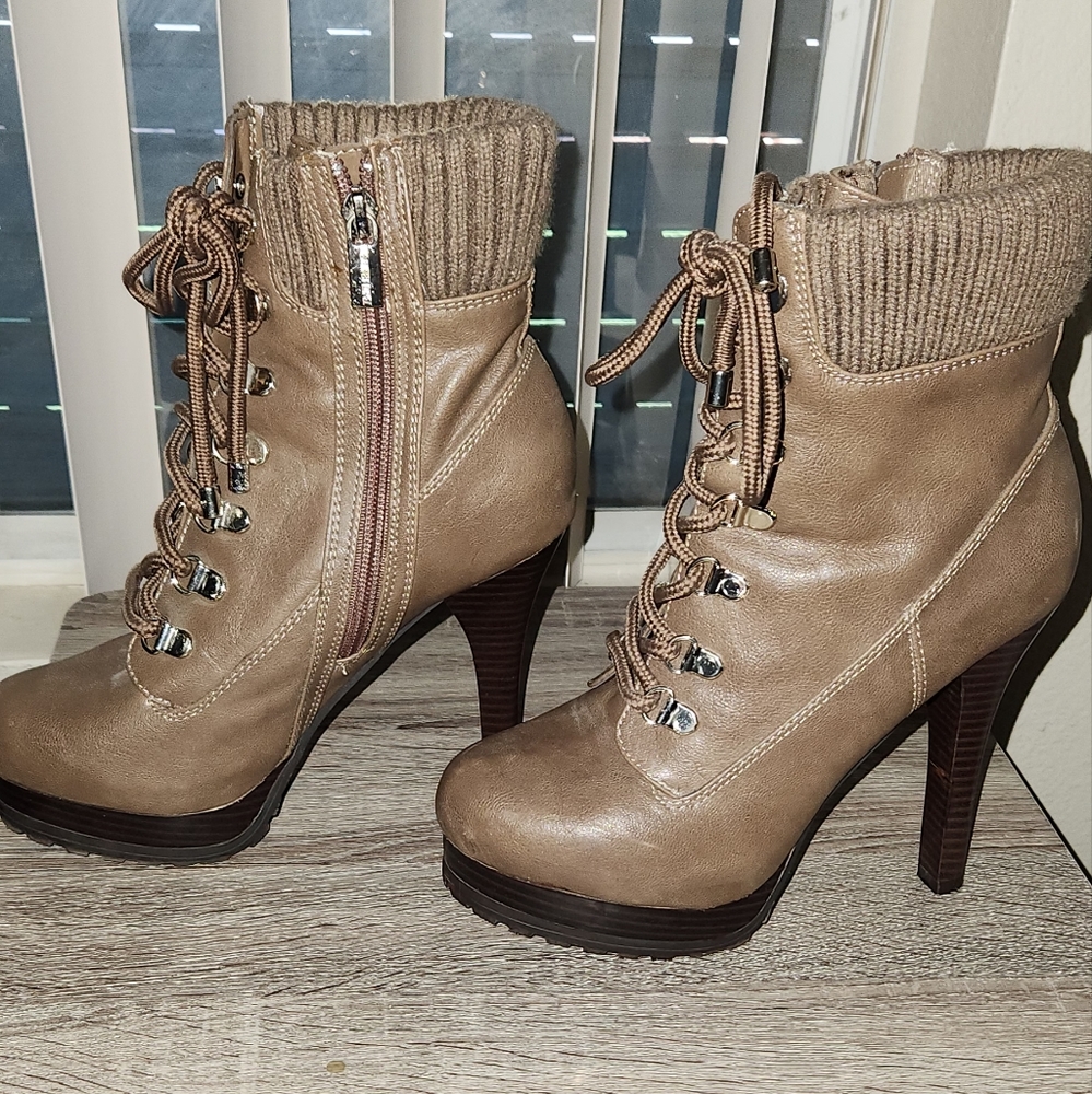 JLO platform ankle boot - Picture 2 of 12